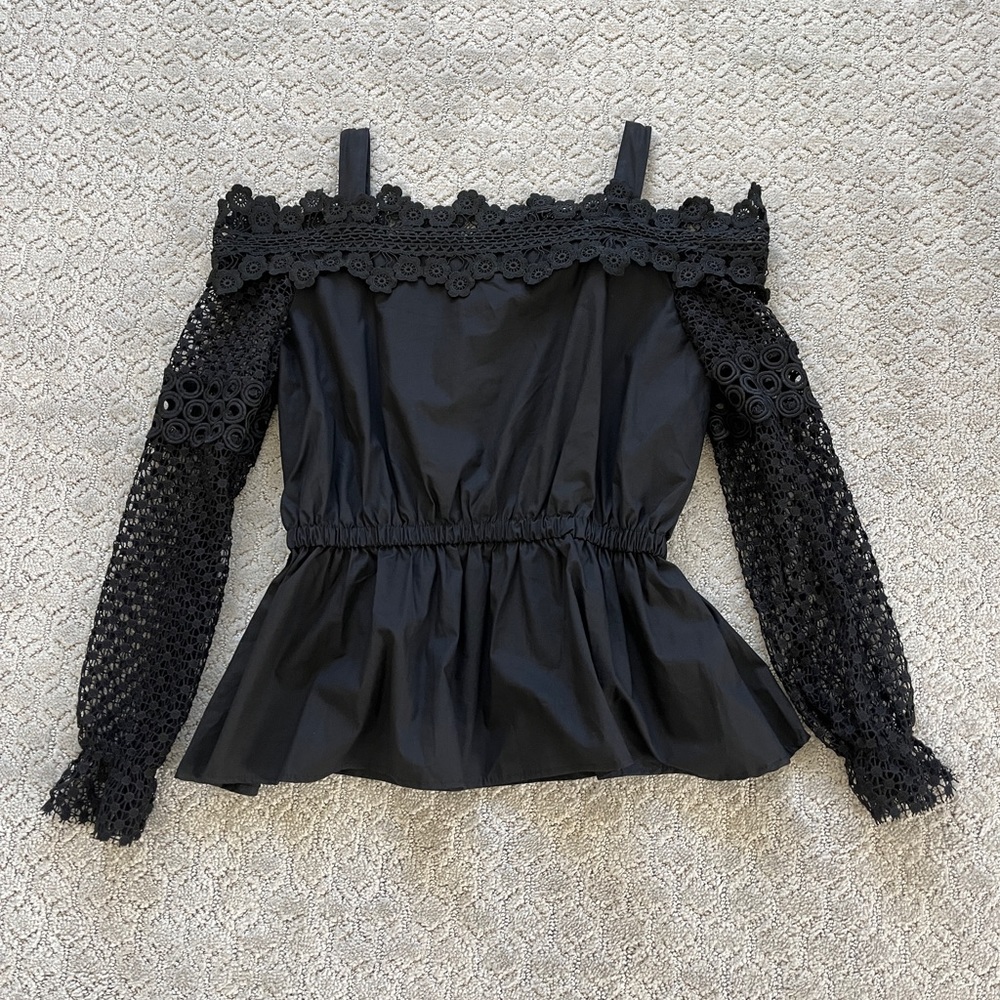 NWT) Unique Black embroidered top